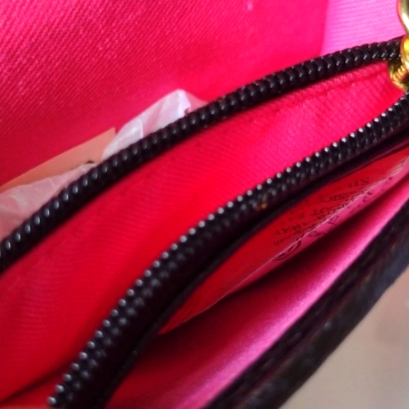 Juicy Couture Black Velvet Wallet Gold Hardware 3  Zippered Compartments 👛 NWT - Picture 8 of 9